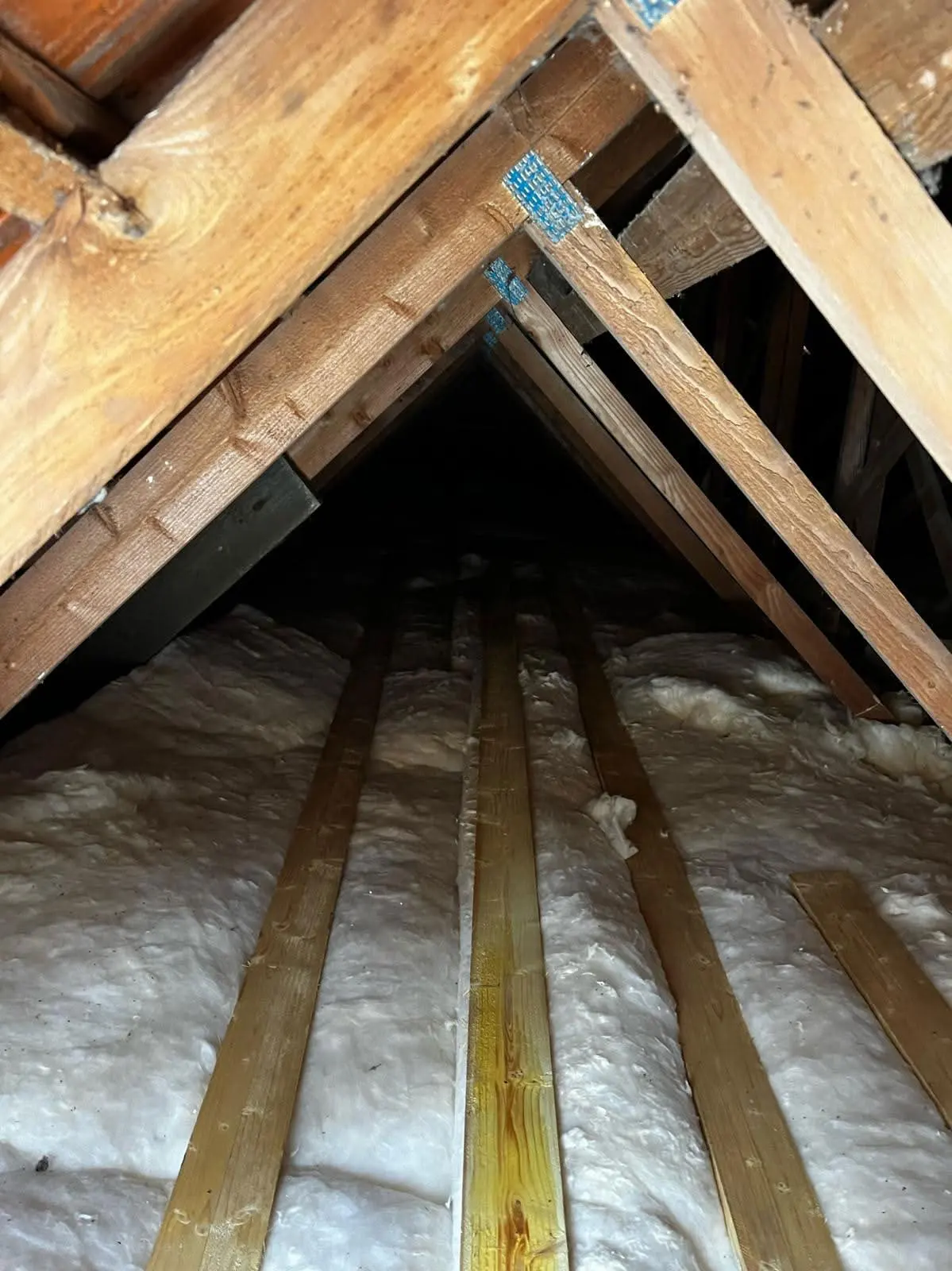 Charpente en bois sous combles